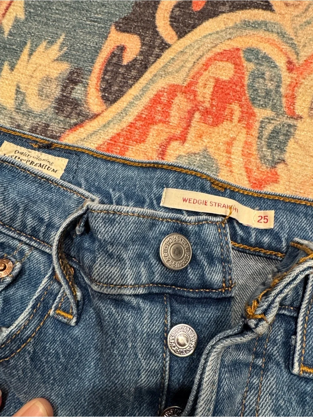 LEVI’S Premium Blue Denim Wedgie Straight Cutoff Jean Shorts